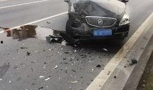 伊滨最新车祸爆料信息,悲剧瞬间，生命消逝，警方全力调查中